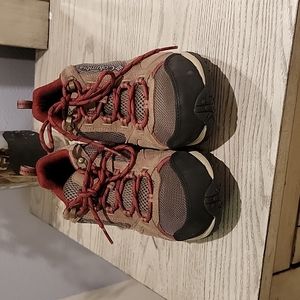 Women's Columbia hiking boots
